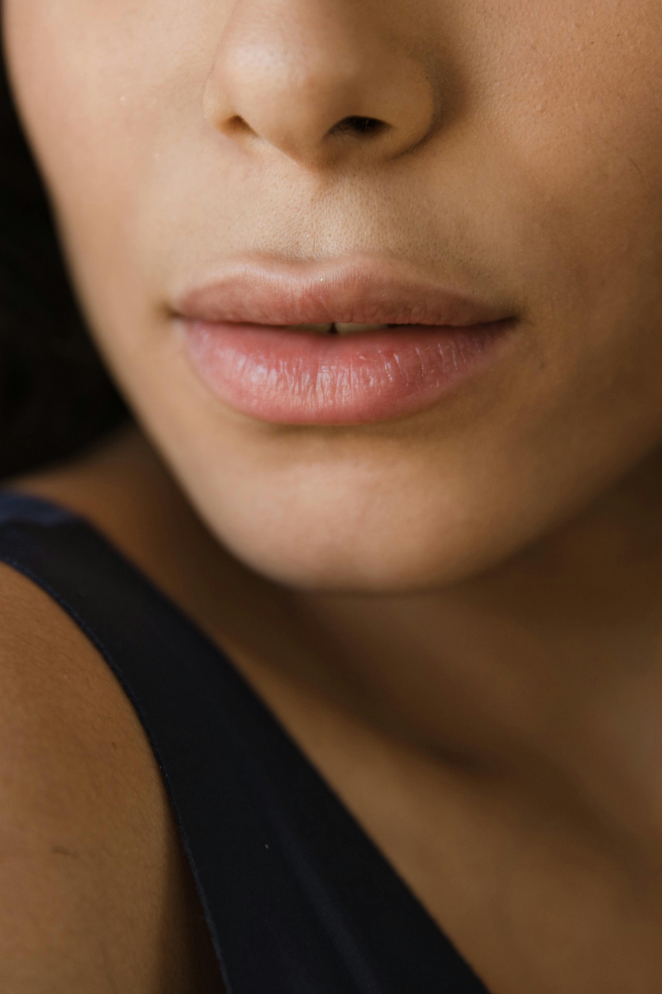 Remodelado de Labios elimina las pequeñas arrugas peribucales, perfila o aumenta el volumen de tus labios